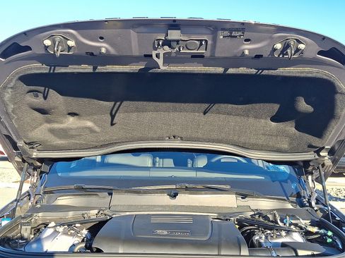 Used 2025 Land Rover Discovery Dynamic SE image 27