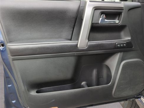 Used 2016 Toyota 4Runner Limited image 15