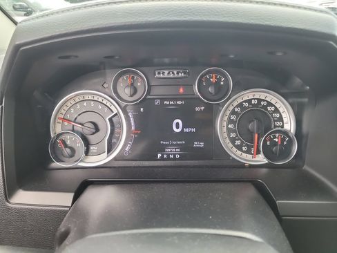 Used 2016 RAM 1500 Laramie w/ Convenience Group AWD/4WD image 35