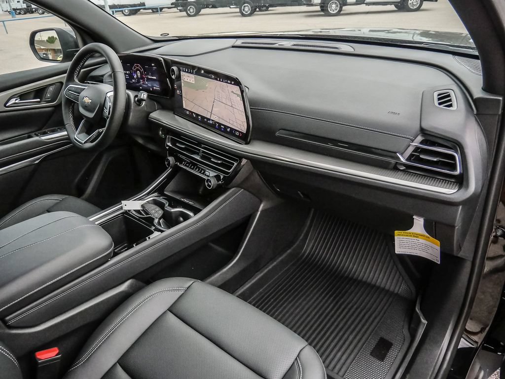 New 2027 Chevrolet Traverse LT w/ Driver Confidence Package FWD image 16