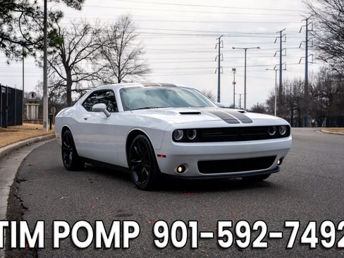 Used 2016 Dodge Challenger SXT w/ Blacktop Package image 3