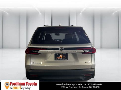 Certified 2025 Toyota Grand Highlander AWD Hybrid image 7