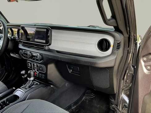 Used 2025 Jeep Wrangler Unlimited Sport AWD/4WD image 26