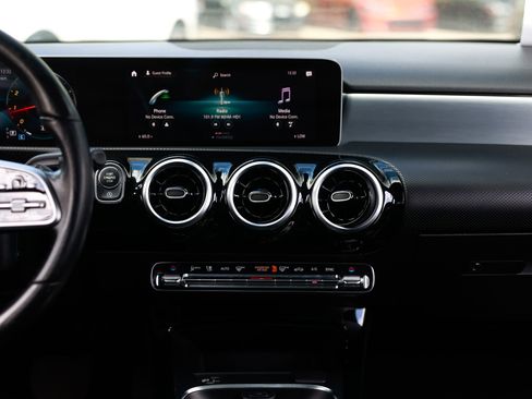 Used 2019 Mercedes-Benz A 220 image 41