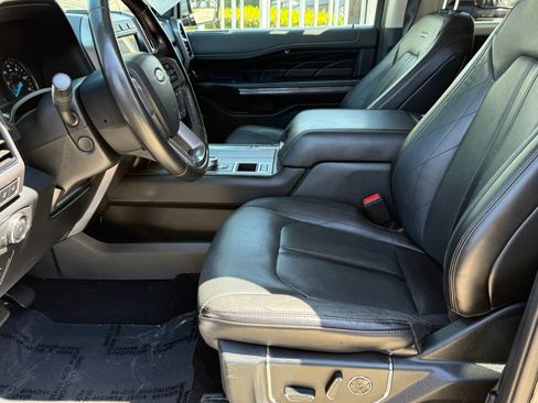 Used 2019 Ford Expedition Platinum RWD image 24