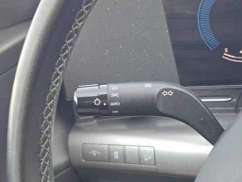 Used 2025 Hyundai Kona SEL FWD image 25