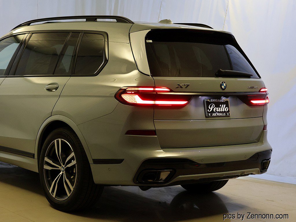 Used 2027 BMW X7 xDrive40i w/ M Sport Package AWD/4WD image 8