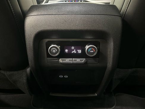 Certified 2025 Buick Enclave Sport Touring image 36