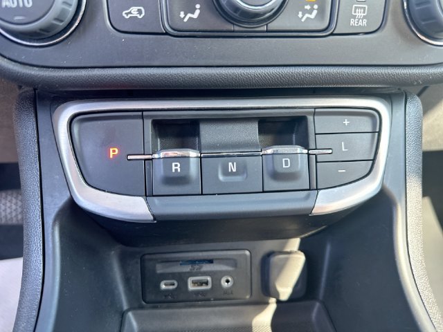 Used 2024 GMC Terrain SLT AWD/4WD image 18