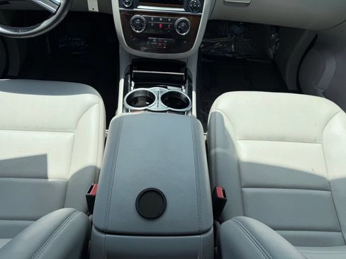 Used 2012 Mercedes-Benz R 350 4MATIC image 23