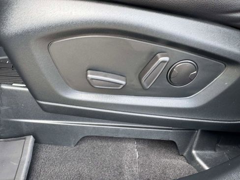 Certified 2022 Ford Explorer ST w/ ST Street Pack image 20