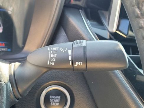 Used 2021 Toyota Corolla SE w/ Carpet Mat Package (TMS) image 17