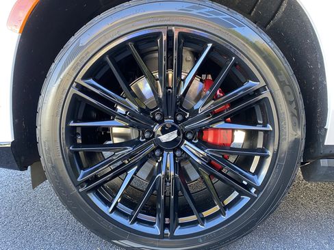 Used 2024 Cadillac Escalade V w/ LPO, ONYX Package image 13