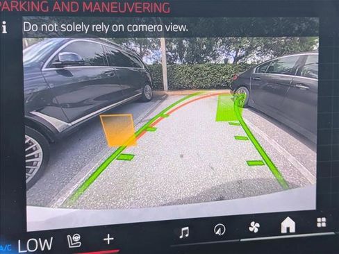 Used 2025 BMW i4 eDrive40 w/ Premium Package image 6