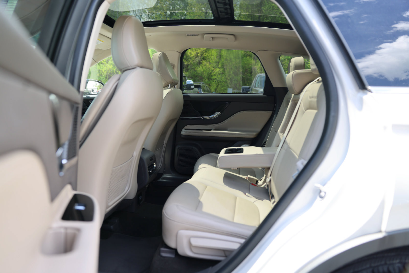 Used 2022 Lincoln Corsair AWD w/ Premium Package image 17