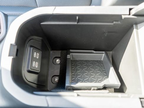 Used 2024 Toyota RAV4 Limited image 40