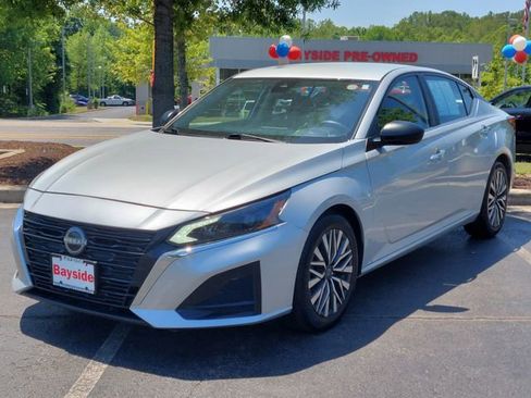 Used 2024 Nissan Altima 2.5 SV FWD image 7