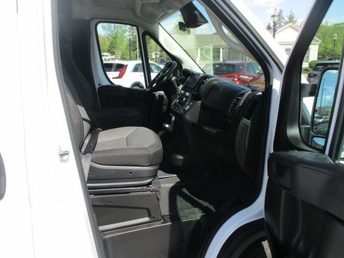 Used 2025 RAM ProMaster 2500 w/ U-Haul Equipment Group FWD image 11