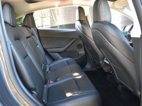 Used 2022 Tesla Model Y Performance image 27