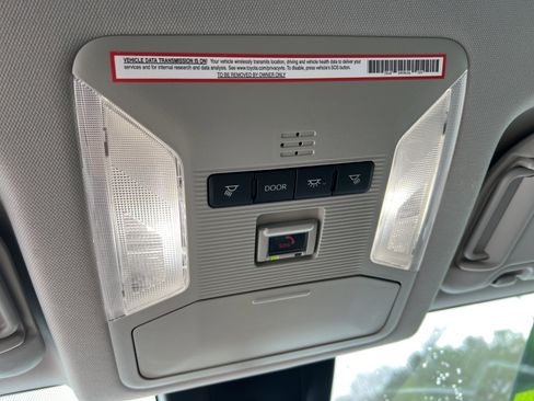 Used 2022 Toyota RAV4 XLE image 6