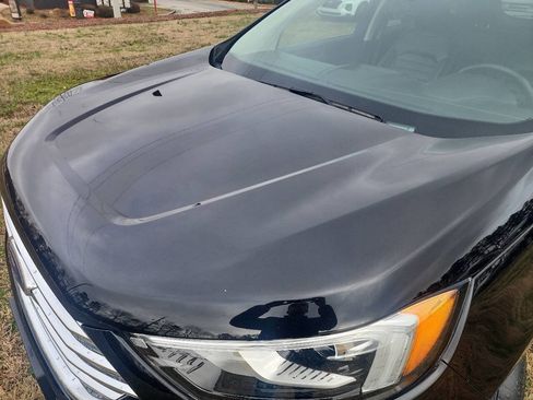 Used 2020 Ford Edge SEL image 11