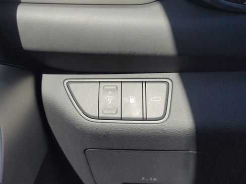 Used 2023 Genesis G70 2.0T image 25