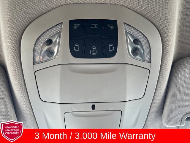 Used 2023 Chrysler Voyager LX FWD image 7