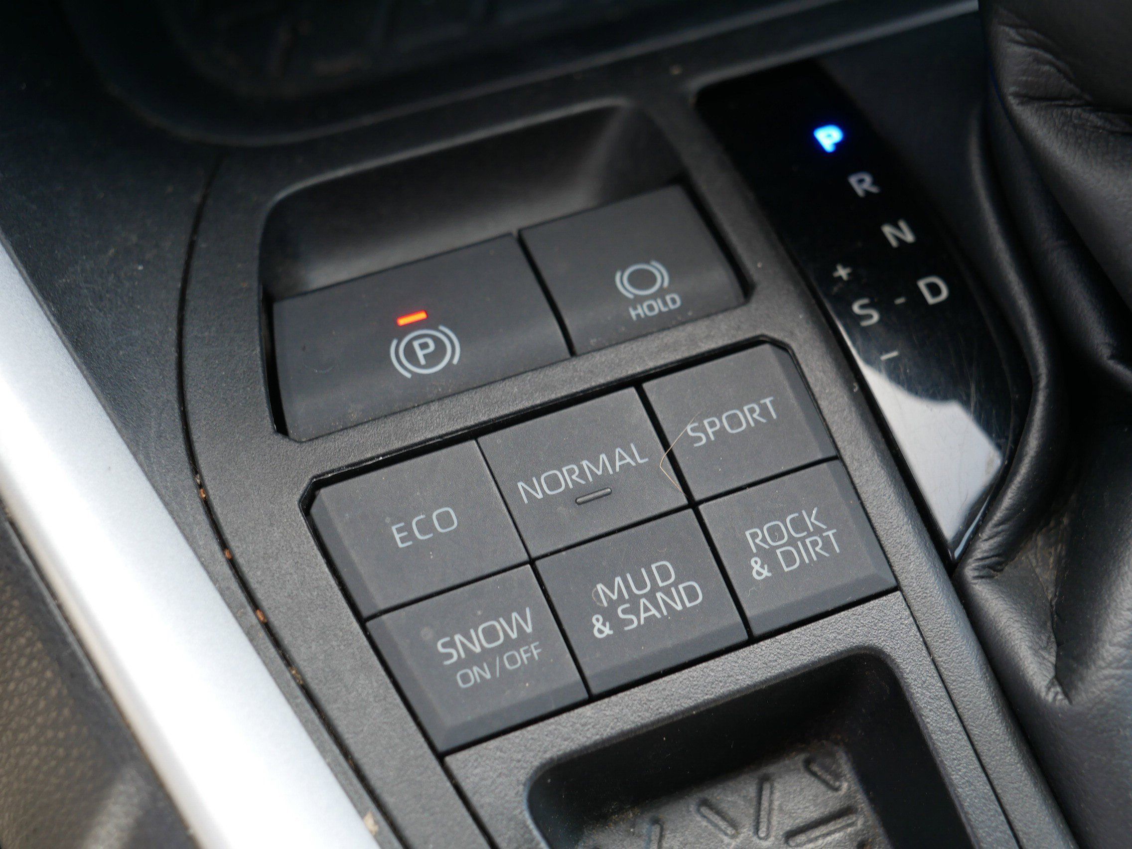Used 2021 Toyota RAV4 XLE Premium AWD/4WD image 28
