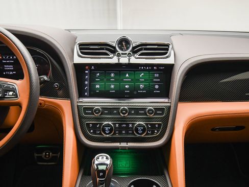 Certified 2022 Bentley Bentayga image 40