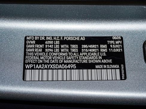 Certified 2025 Porsche Cayenne image 29