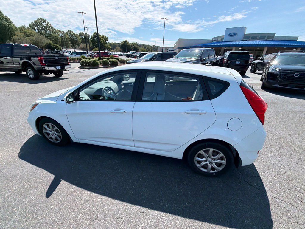 Used 2013 Hyundai Accent GS FWD image 11