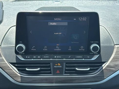 Used 2025 Nissan Altima 2.5 SV FWD image 22