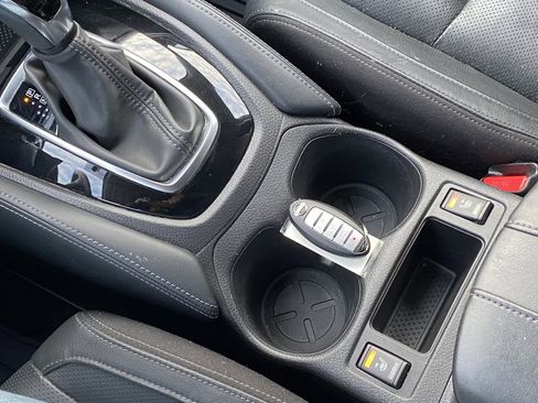 Used 2018 Nissan Rogue SL image 16