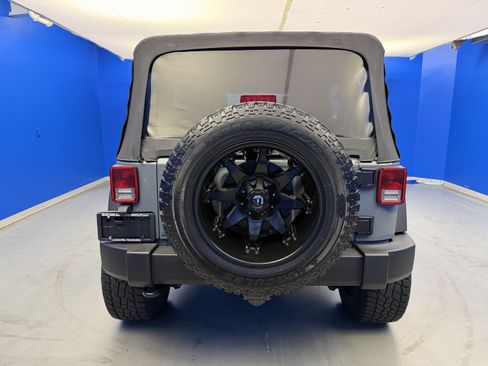 Used 2015 Jeep Wrangler Unlimited Sport w/ Connectivity Group AWD/4WD image 6