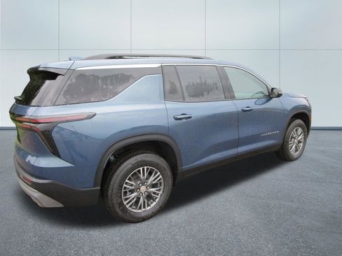 New 2026 Chevrolet Traverse LT FWD image 8