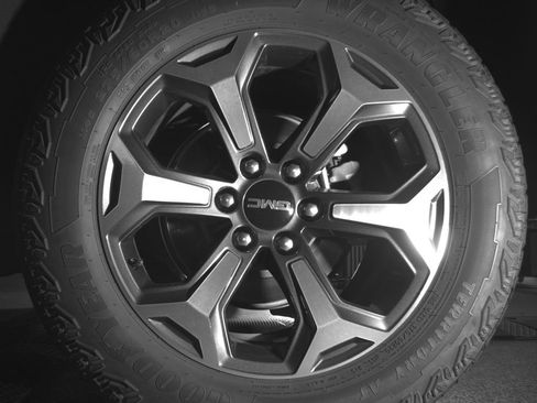 Used 2025 GMC Yukon AT4 Ultimate AWD/4WD image 13