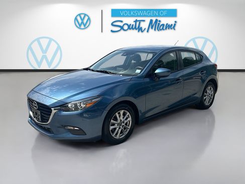 Used 2018 MAZDA MAZDA3 Sport FWD image 2