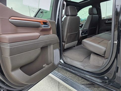 Used 2023 GMC Sierra 1500 Denali w/ Denali Reserve Package AWD/4WD image 15