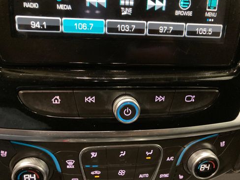 Used 2018 Chevrolet Traverse Premier image 29