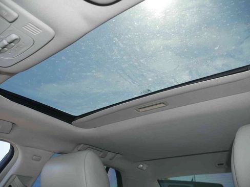 Used 2011 Cadillac DTS Premium FWD image 30