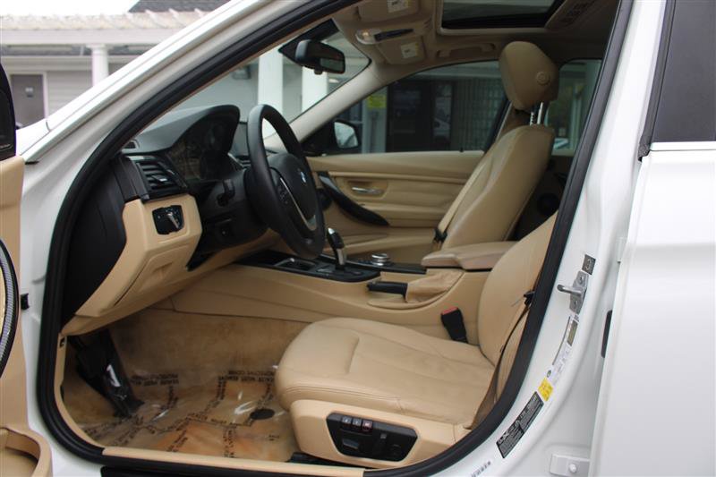 Used 2015 BMW 335i xDrive Sedan AWD/4WD image 10