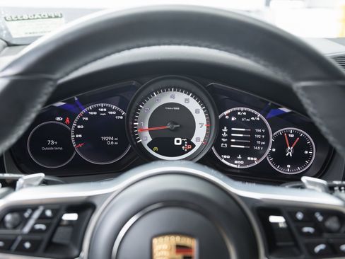 Certified 2023 Porsche Cayenne image 14