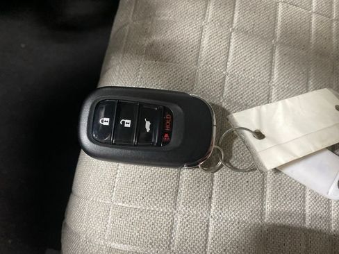Certified 2027 Honda HR-V LX image 21