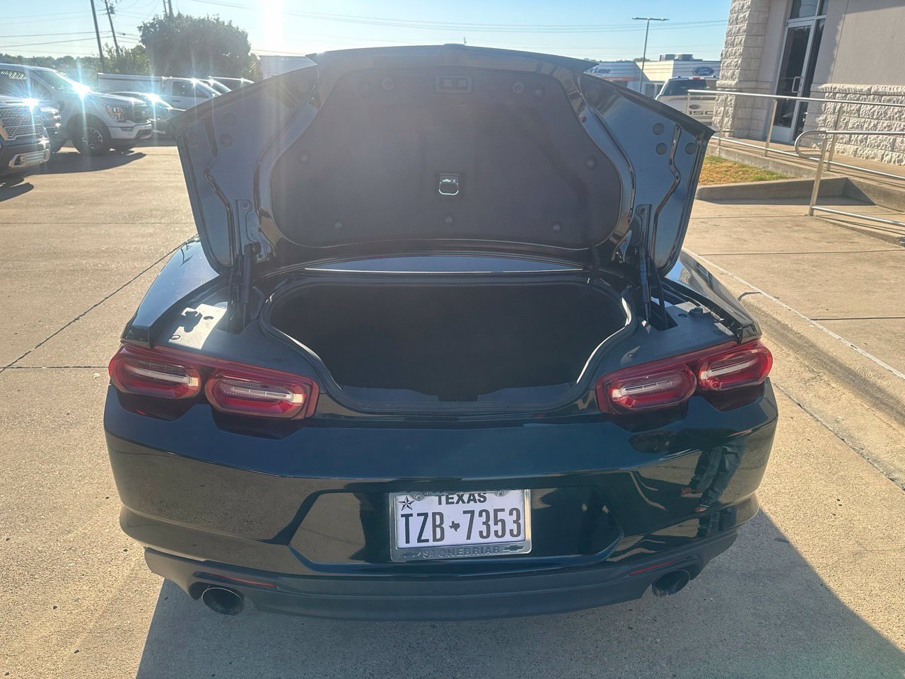 Used 2024 Chevrolet Camaro LT RWD image 8