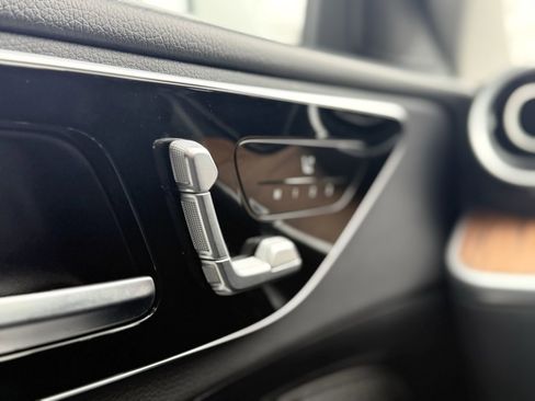 Used 2022 Mercedes-Benz C 300 Sedan image 38