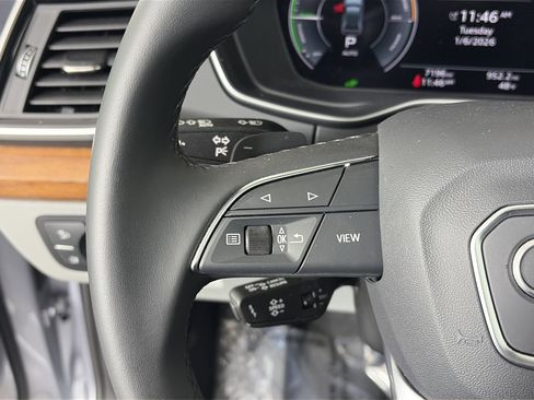 Used 2023 Audi Q5 e Premium Plus w/ Premium Plus Package image 31