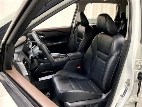 Used 2023 Nissan Rogue SL w/ SL Premium Package image 25