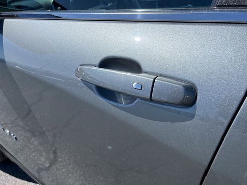 Used 2023 Chevrolet Equinox LT w/ Driver Convenience Package image 13