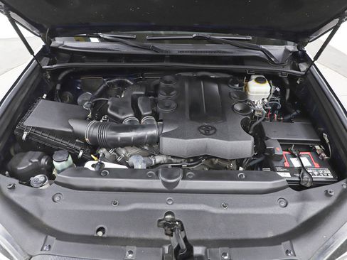 Used 2015 Toyota 4Runner Limited image 31