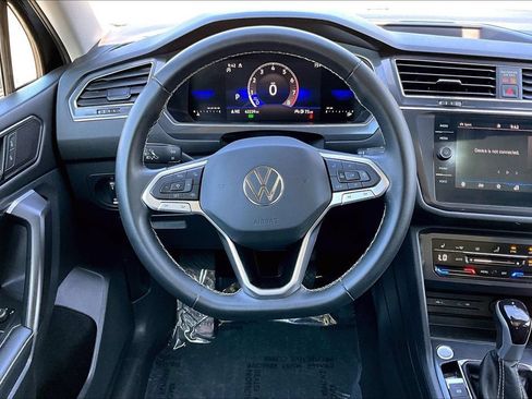 Used 2023 Volkswagen Tiguan SE w/ Panoramic Sunroof Package AWD/4WD image 20
